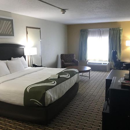 Quality Inn Вінсенс Екстер'єр фото