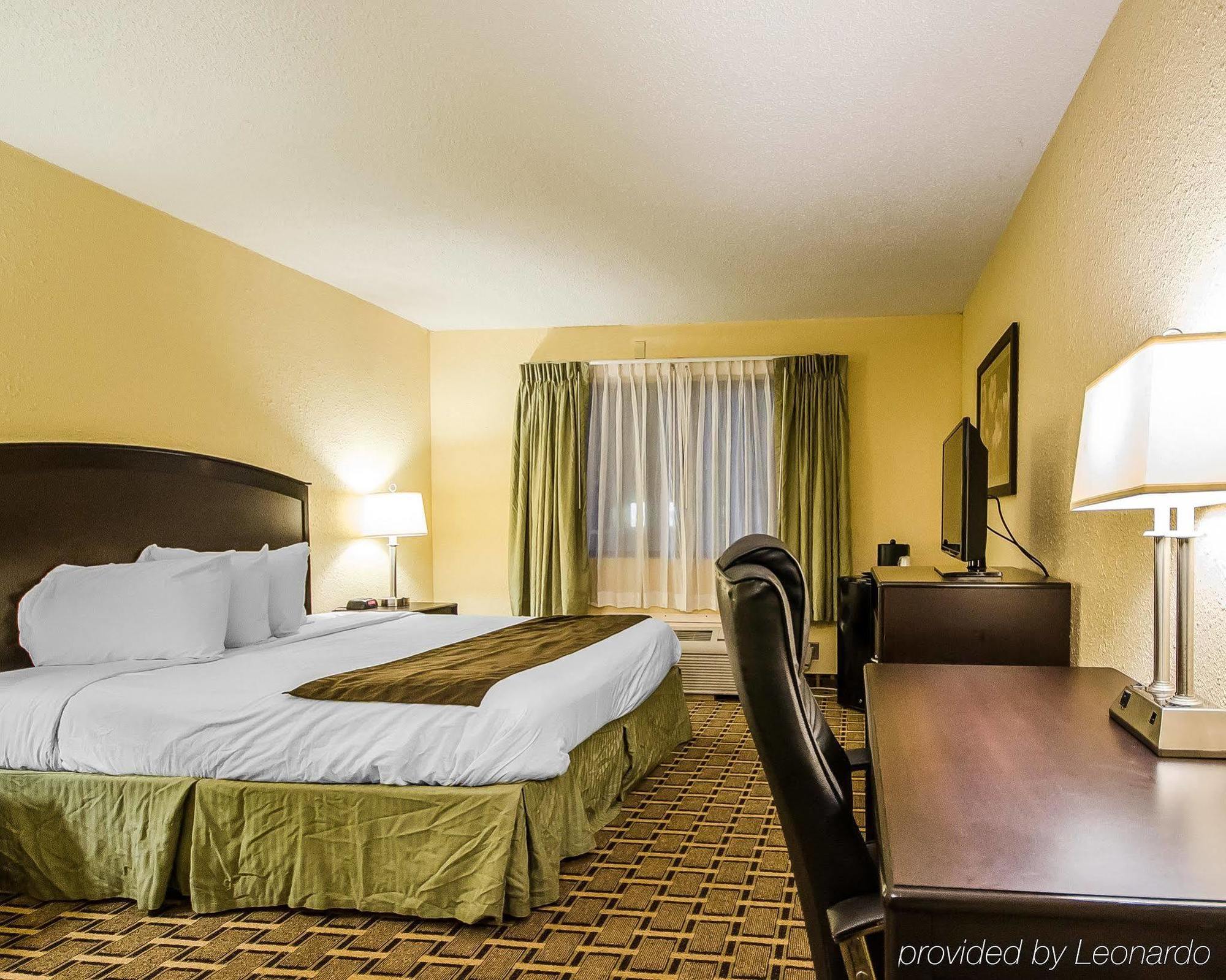 Quality Inn Вінсенс Екстер'єр фото