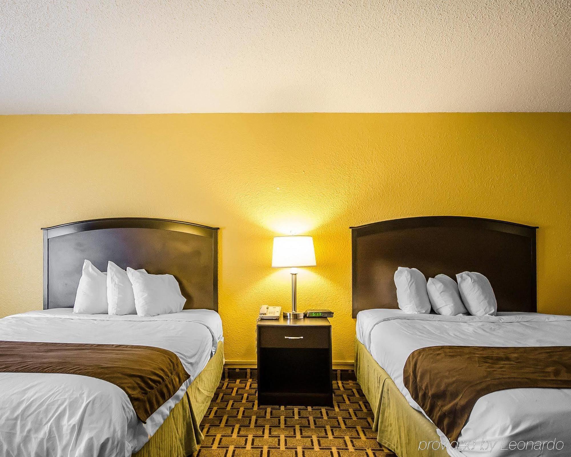 Quality Inn Вінсенс Екстер'єр фото