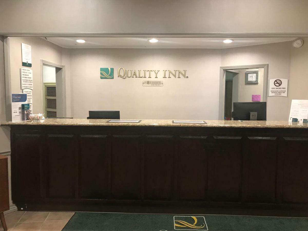 Quality Inn Вінсенс Екстер'єр фото