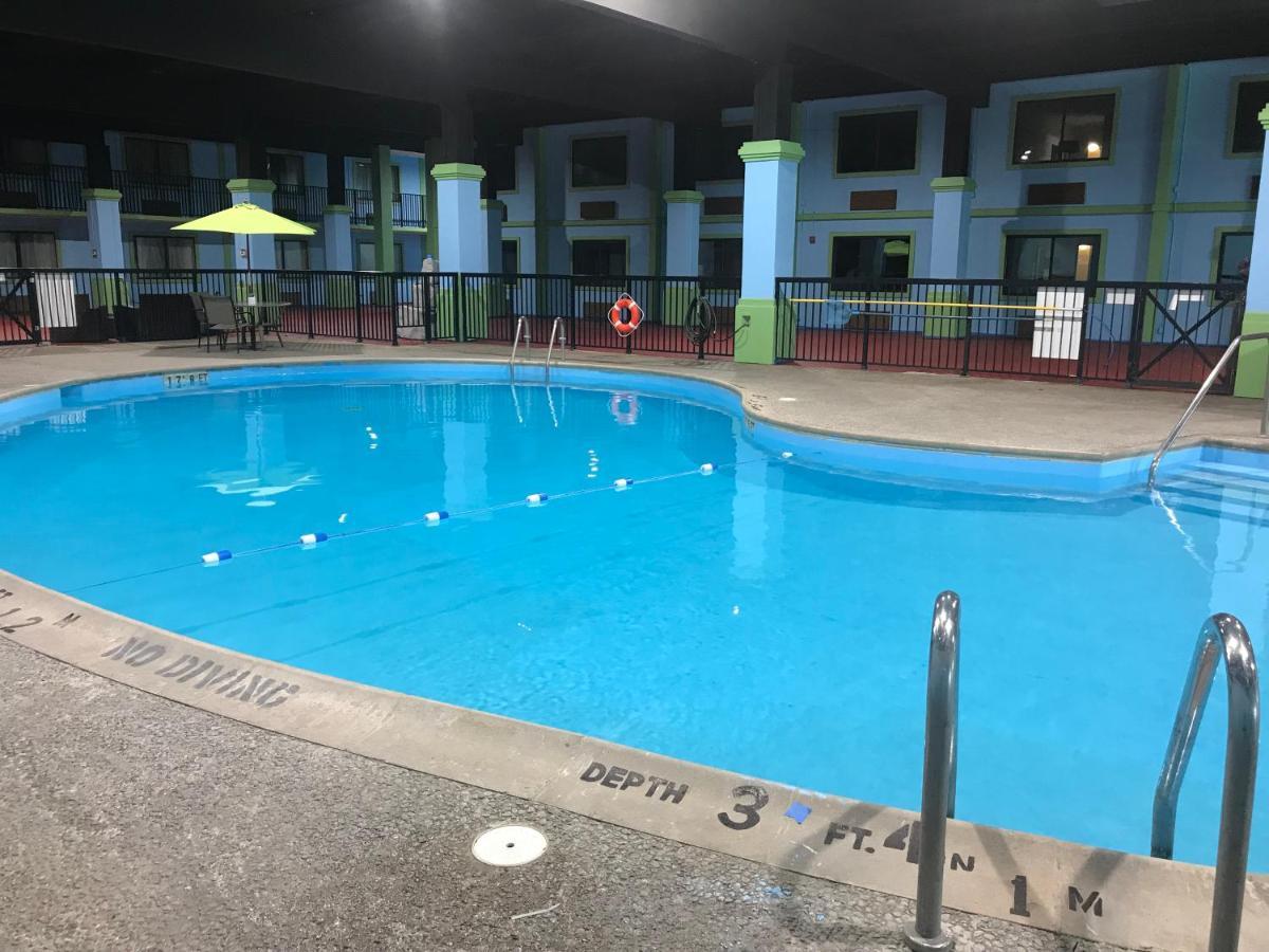 Quality Inn Вінсенс Екстер'єр фото